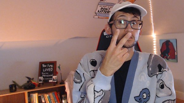 valentino tweet media