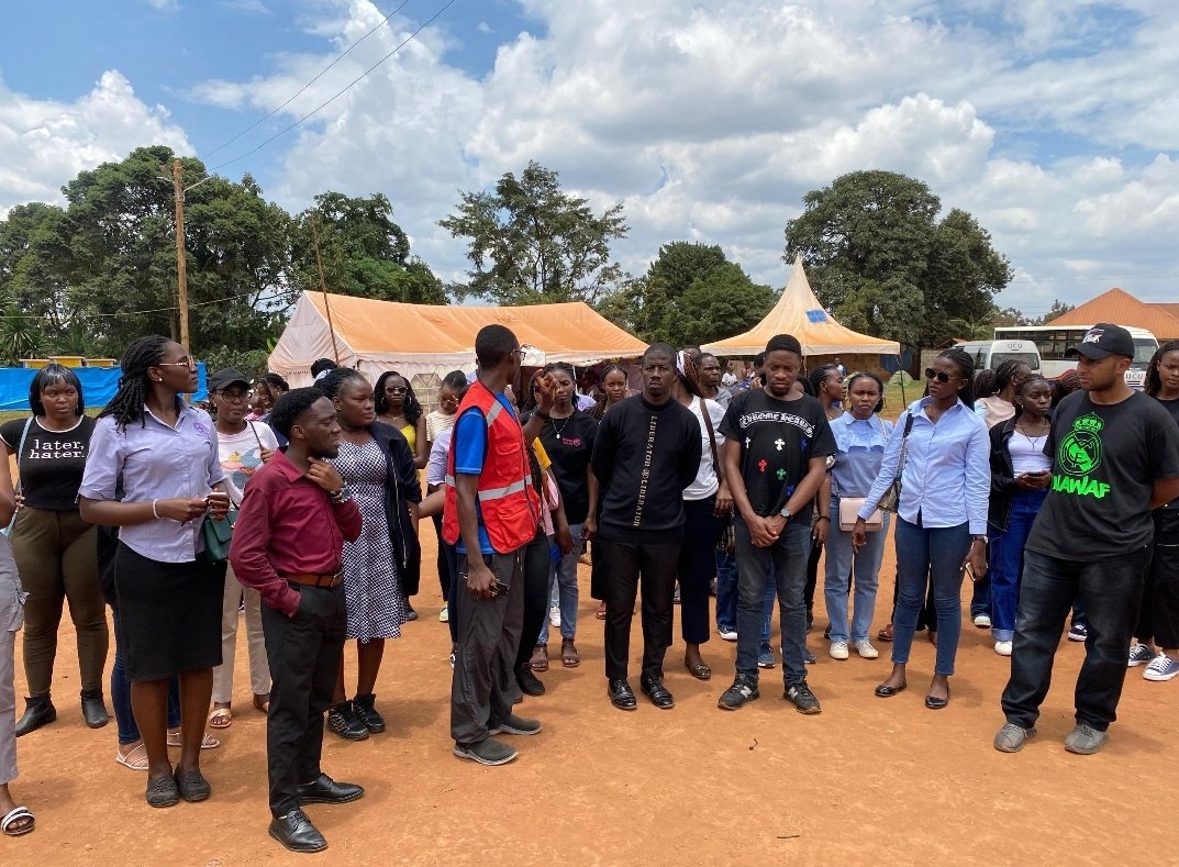 royaltykeza's tweet photo. I am so glad to have been a part of the great team that reached out to the families in Kiteezi. It was so heartwarming to see how they are so full of hope and faith, this was just an extension of God's love. Thank you @UCULSMain https://t.co/k6xmWZK4AS