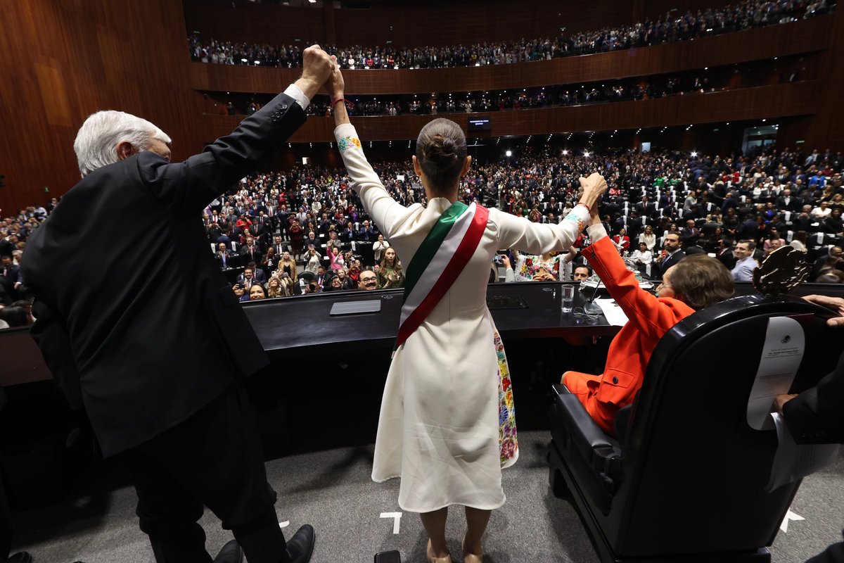 🇲🇽 ¡Momento histórico para México y para nuestro movimiento!

La Presidenta de México, la Doctora <a href="/Claudiashein/">Claudia Sheinbaum Pardo</a>, continuará el legado de transformación, bienestar y justicia social que inició el Presidente <a href="/lopezobrador_/">Andrés Manuel</a>, quien hizo posible todo nuestro movimiento.

🟣 Esta lucha