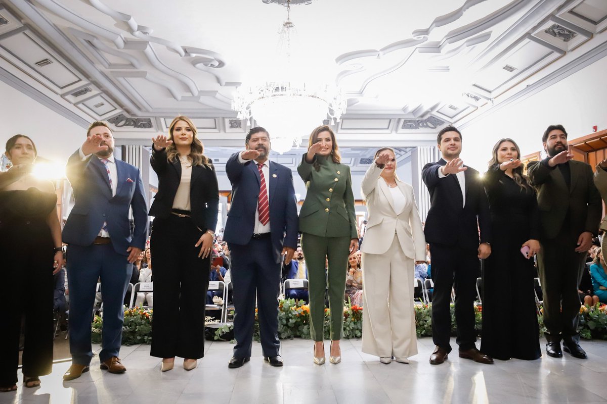 Luis Cisneros (@luiscisnerosq) on Twitter photo Hoy celebramos un momento histórico en Guadalajara. Felicitaciones a <a href="/VeroDelgadilloG/">Verónica Delgadillo</a>, nuestra primera presidenta municipal electa 2024-2027.
Agradezco a las y los tapatíos por permitirme servir en el Cabildo Tapatío (2018-2024). Honor trabajar por nuestra ciudad. Hoy celebramos un momento histórico en Guadalajara. Felicitaciones a <a href="/VeroDelgadilloG/">Verónica Delgadillo</a>, nuestra primera presidenta municipal electa 2024-2027.
Agradezco a las y los tapatíos por permitirme servir en el Cabildo Tapatío (2018-2024). Honor trabajar por nuestra ciudad.