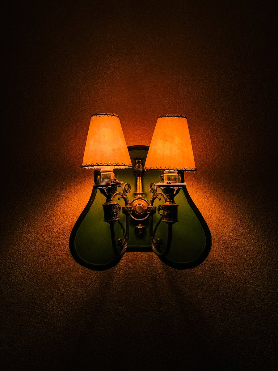Sssooofffaaaa's tweet photo. Turn of the lights 🔅 https://t.co/w8625wSlUi