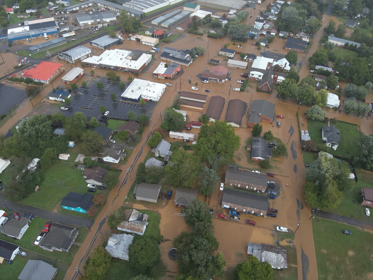 americanrivers's tweet photo. Hey @Tim_Walz and @JDVance can you talk about disaster response at the debate tonight? 

Something tells us the people of western North Carolina would love to hear about how eliminating NOAA weather reports and FEMA support services is a good idea. This is what Project 2025 is calling for in the next presidency.