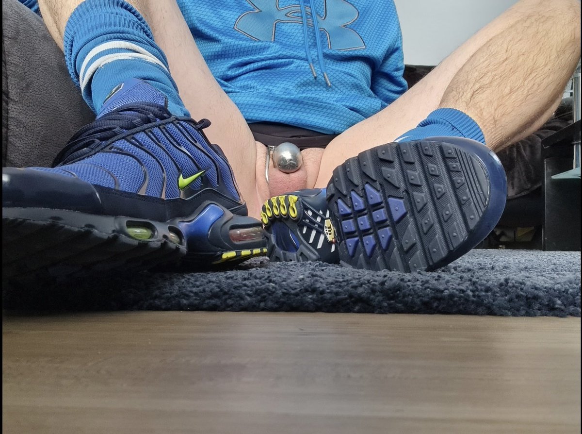 Soccersox3's tweet photo. Time for #locktober I guess. Who wanna play with me while I am locked? https://t.co/WuJ18bG8LX