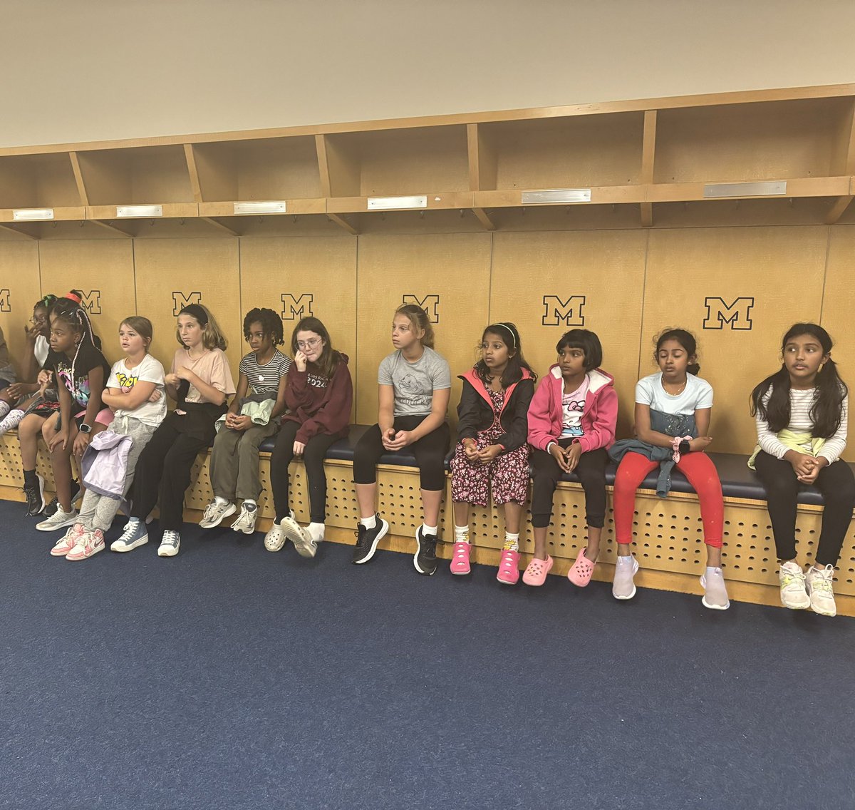 LongacreElem's tweet photo. 4th graders enjoyed a music field trip to the University of Michigan! They started at Revelli Hall with the music ed majors and ended with the stadium tour! Thanks Ms. Bailey! https://t.co/j70JBXaNRJ