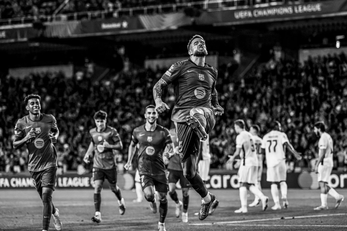InigoMartinez's tweet photo. Noche inolvidable. Muy feliz por mi primer gol con esta camiseta y por la importante victoria! 💙❤️
Seguimos gente! 👊🏼 https://t.co/mn7OyFhsJU