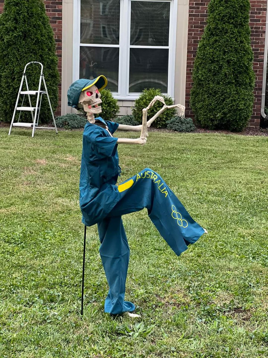 MedicZero's tweet image. #isitok that Rachel Gunn is the inspiration of one of the best Halloween decorations I’ve ever seen?

And #isitok Michael Jackson’s Thriller is playing in my head?

@TheLastLeg