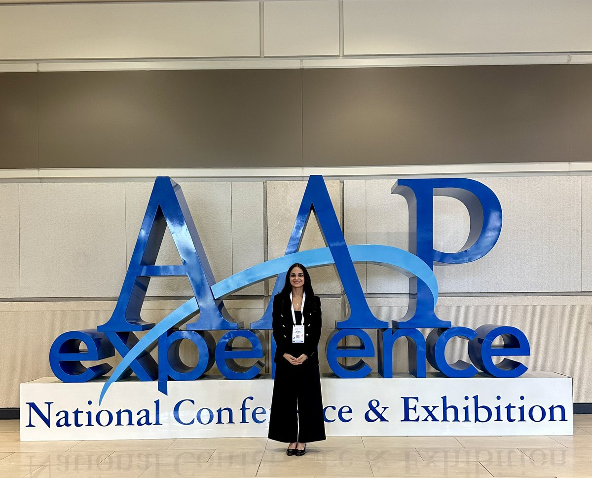 ArleenDelgadoMD's tweet photo. Just presented our poster at the AAP Conference in Orlando. It was a rewarding experience, and having my parents there for support made it even more meaningful. #AAPConference #ProfessionalMilestone #AAP #AAP2024 #NYC #Peds #Pediatrics #MedEd https://t.co/m2RYvbMdBj