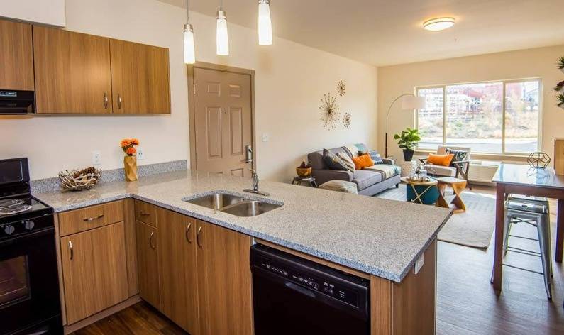 us_premier's tweet photo. Looking for short term housing across the US? Don't know where to start? We can help! US Premier has been providing premier comfort and housing for over 15 years! Give us a call today to help you find the best places to stay! https://t.co/z9FizP7B8T