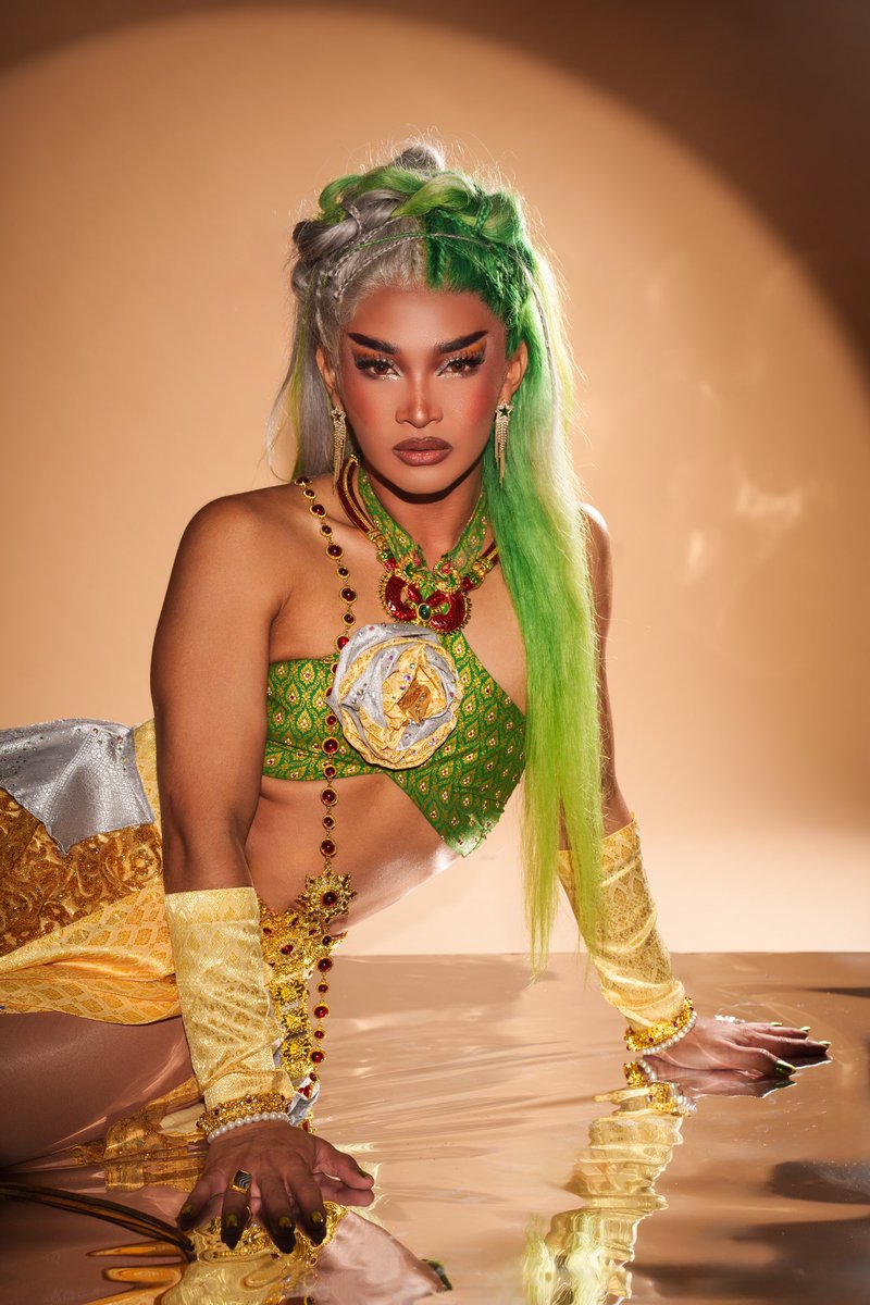 msploypailin's tweet image. #moonlitfloor 
📸: @imcaletian