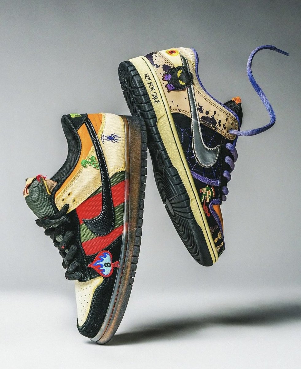 nicekicks's tweet photo. “What The? Halloween” Dunk Low Customs 🧟‍♂️🎃 https://t.co/6IofFHDM70