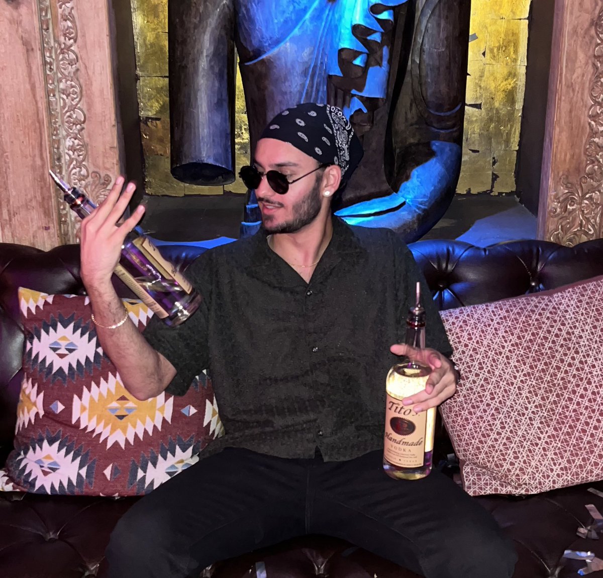 FatherYuvi's tweet image. late but turned 21 this weekend🎂🎈