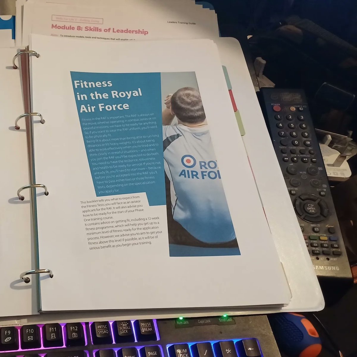 GorillaManFitn1's tweet photo. Each training folder I create for my clients is tailored to their goals and the individual to help them achieve their goals 💪🏋‍♂️ #TrainingFolder  #SettingGoals2024  #SmartGoals2024 #CommunityFitness https://t.co/pmaNJF7YZW