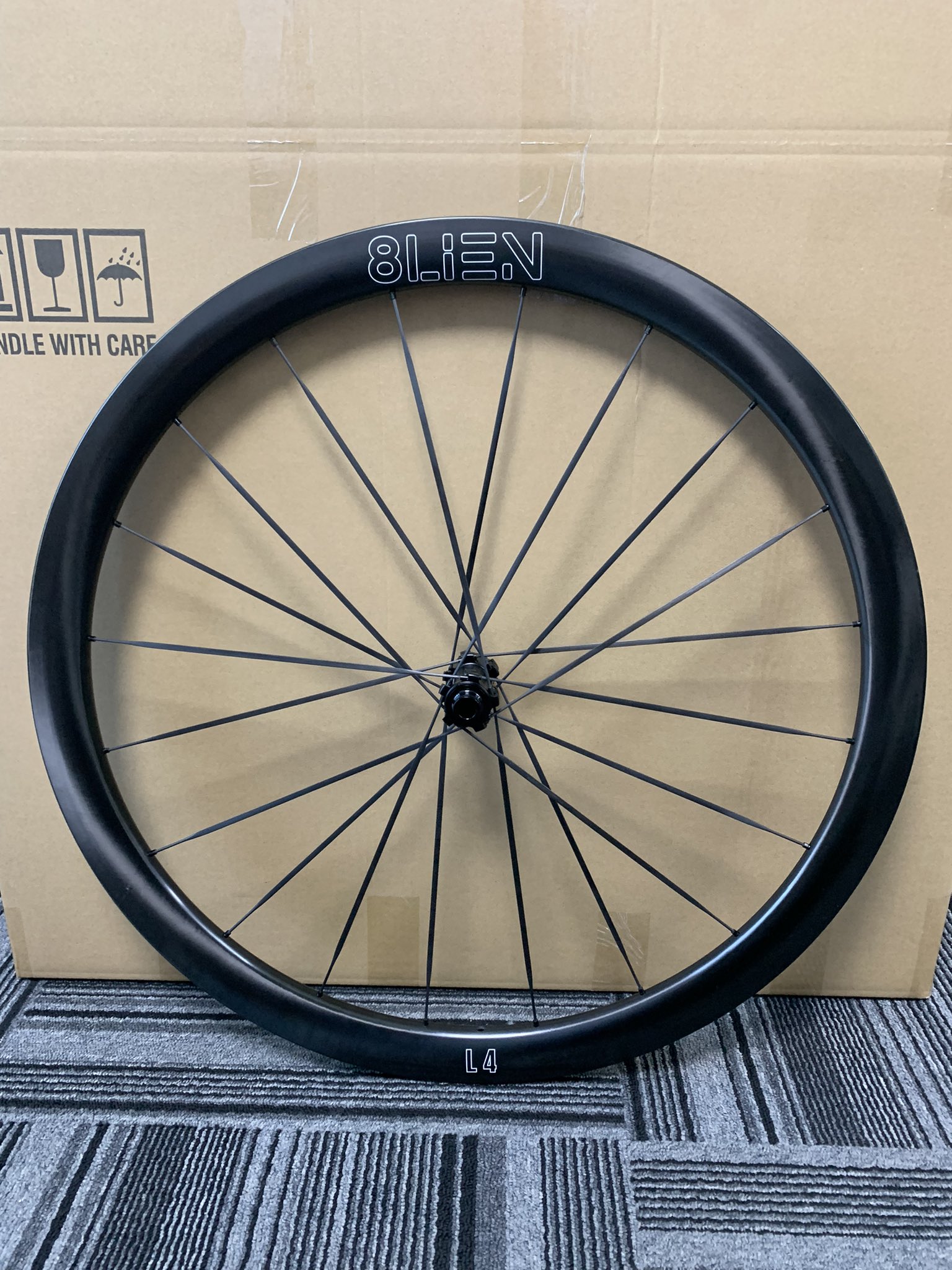 8lien L4 disc シマノフリー 1150g 新品】8LIEN（エイリアン）L4 Disc Cカーボンホイール前後セット