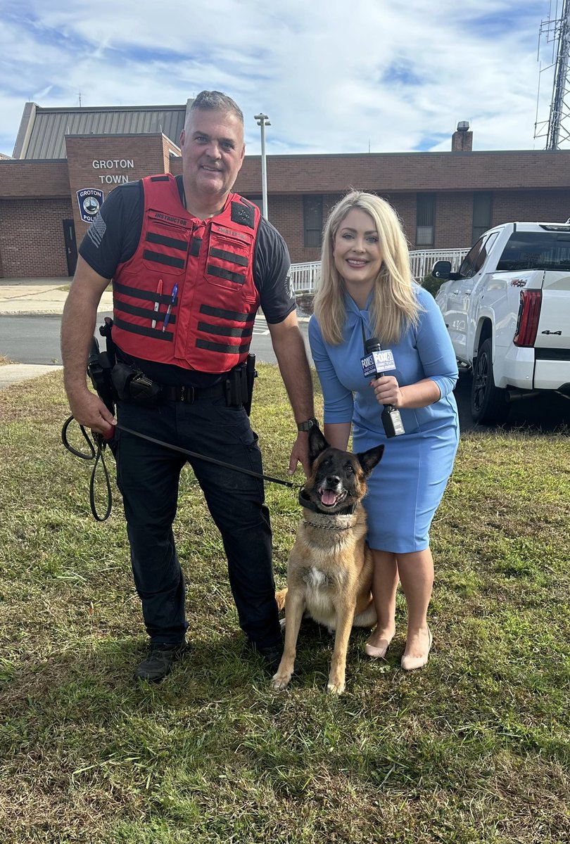 bridgettbjorlo's tweet image. Got some help in the field from K-9 Chase and K-9 Murphy!

Tune in to #Fox61 for the story of a new state bill designed to protect and honor #police dogs.