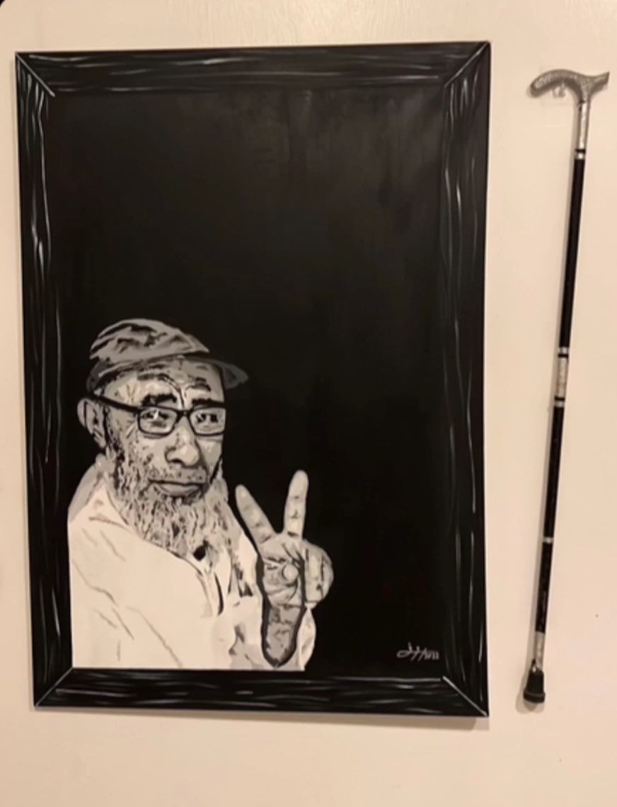 Rof_0m's tweet photo. أبي رجل صالح؛.
حُق له أن تكون الجنة تحت أقدامه..
لم يعِش يوماً واحداً يفكر في نفسه، أفنى روحه لإسعاد كل من حوله..
لم أجد قلباً متسامحاً وحنوناً كقلبه..
الله يحب أبي ويحبني لأنه جعله لي أب..
رحمك الله يا أعظم رجل بالدنيا💔✨.. https://t.co/mrPPLojjSM