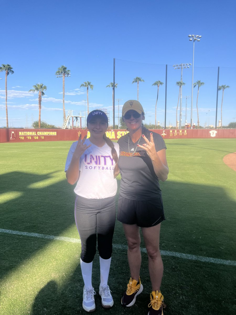 SiennaOwen2027's tweet photo. Thank you @ASUSoftball @Coach_JBloomer for such a great camp on Saturday! I had such a good time showing my skills to your staff and coaches. FORKS UP ☀️😈 https://t.co/kraBeG6qHi