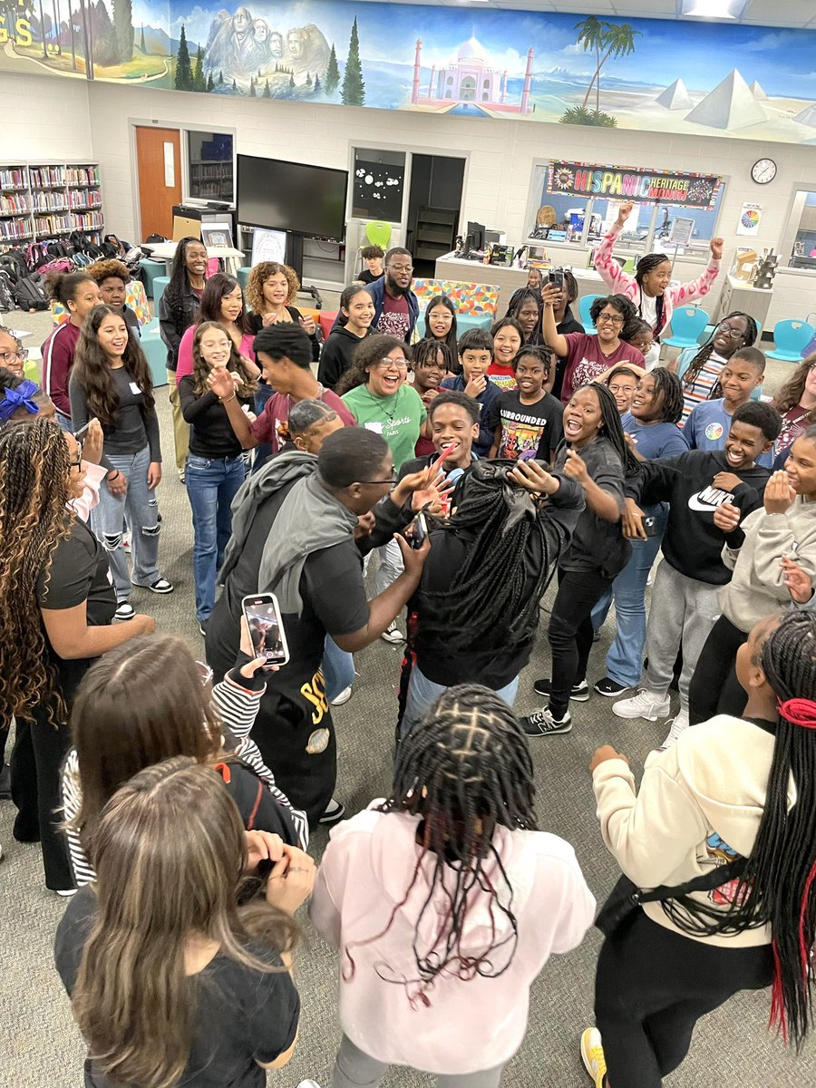 joslin_maxwell's tweet photo. It was a terrific Tuesday @LMSJRFALCONS today! We were excited to train over 60 @sourcesstrength Peer Leaders…they are ready to spread Hope, Help, &amp; Strength to their amazing school community! 🌟 @CobbSchools @cobbpositivesc1 https://t.co/hl4ntMgK0m