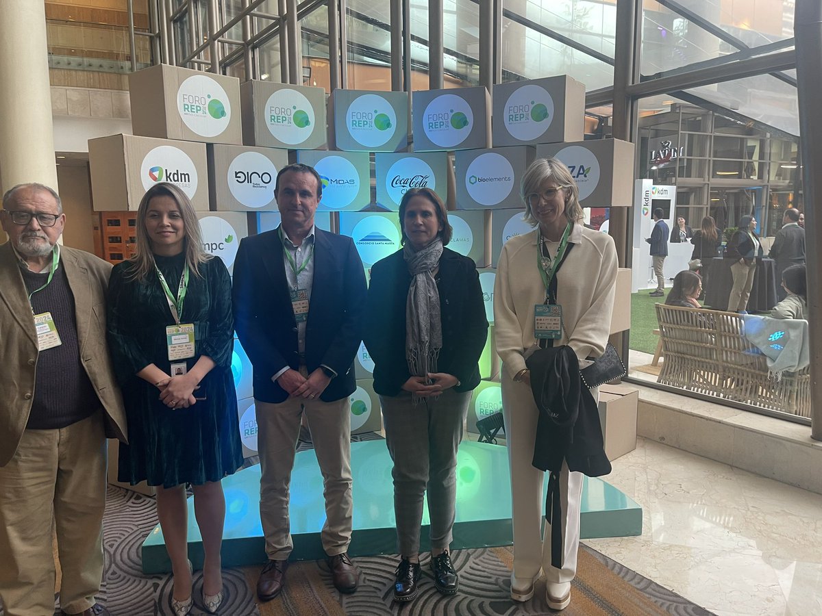 CarolinaLeitao's tweet photo. Con entusiasmo inauguramos el mayor encuentro del reciclaje y la economía circular en Chile, el #ForoREP2024 de @PaisCircular que congrega a todos los actores de gestión de residuos, parte de esta importante transformación ambiental 🇨🇱 Sigue en vivo https://t.co/LR0hEQfCjq https://t.co/2Ukh3jxGMX