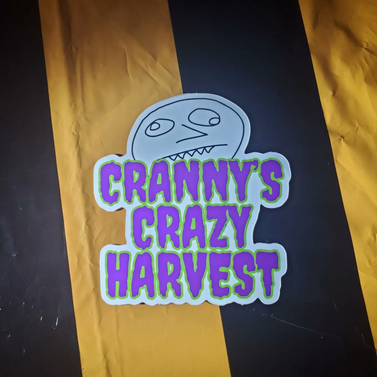 cranny__boy's tweet image. Cranny's Crazy Harvest Carving Zine now available at moonplanet.bigcartel.com from now until cran-o-ween!

Includes a spooky tale and a crannyfied [      ]-carving template!! Let the Harvest commence!
(Due to someone tossing them all in the river, cranny scoops no longer included)