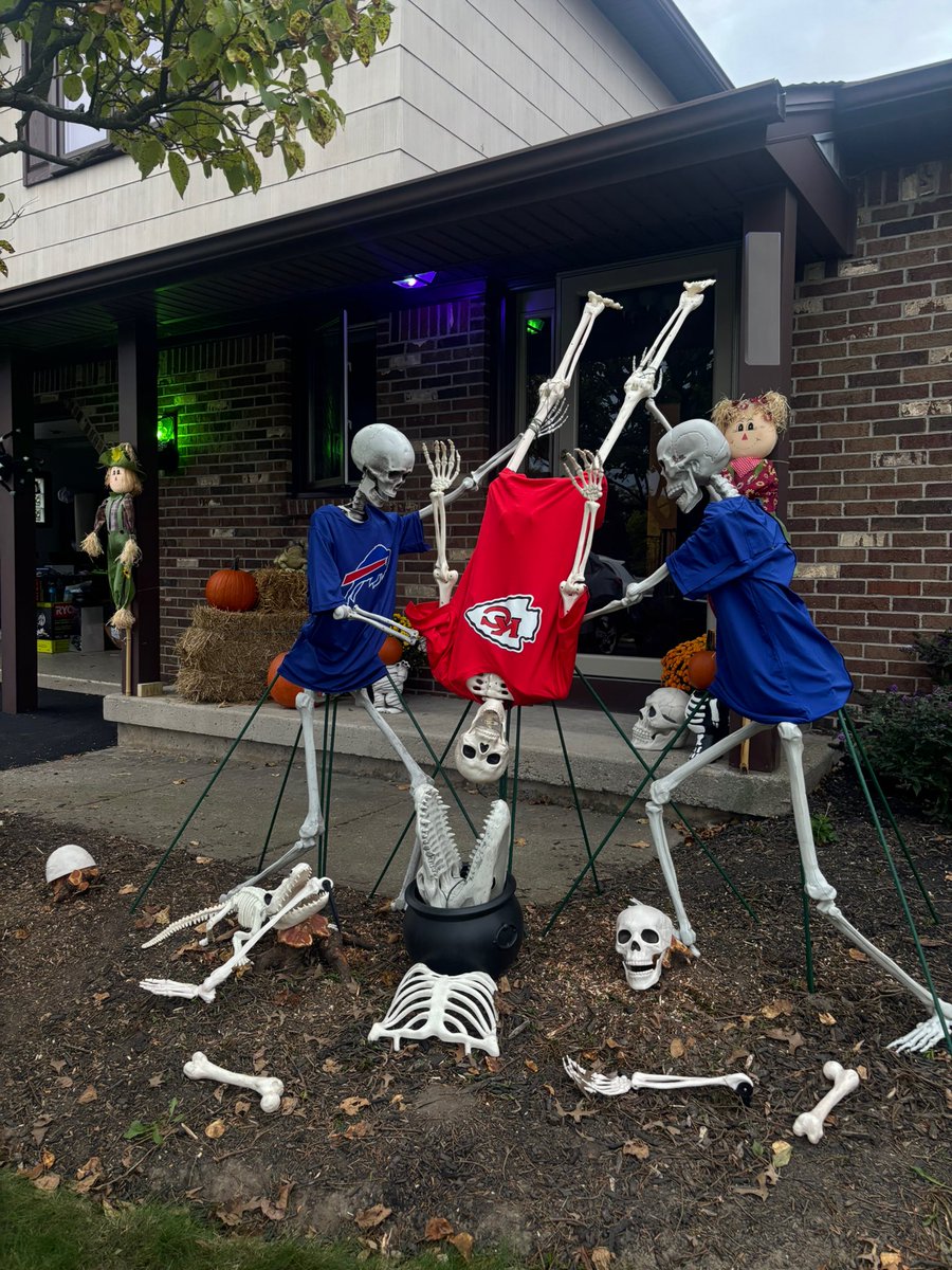 New neighbors are gonna fit right in