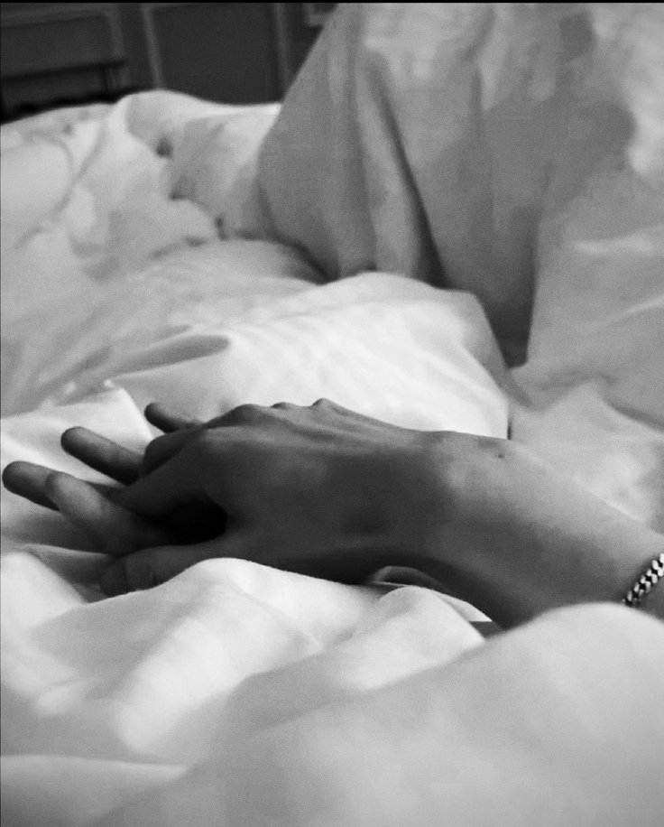 MAJAESTlC's tweet photo. Ssstt... he's still asleep. https://t.co/YHQqXKoABs