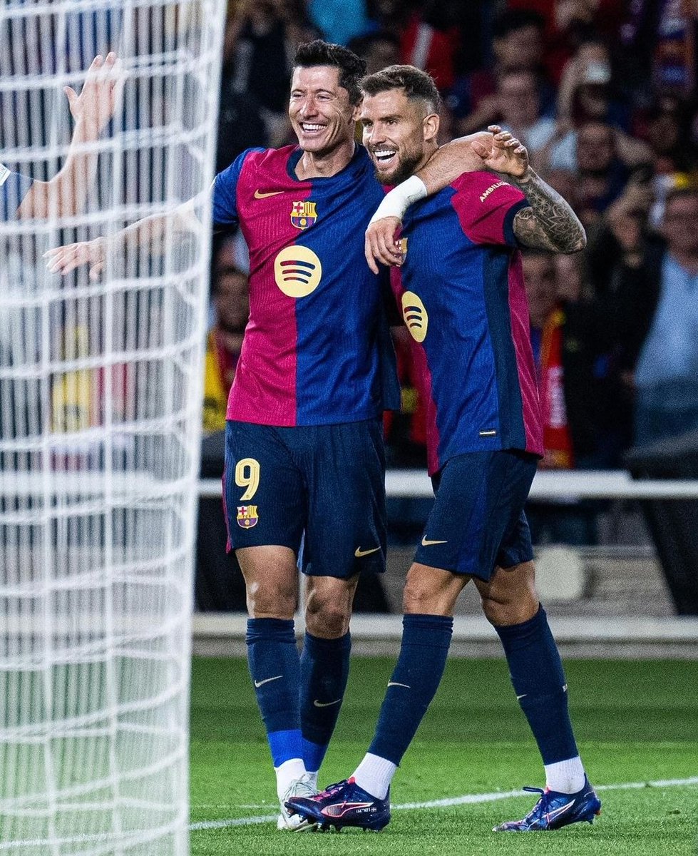 TAMBIÉN ARRASAN EN EUROPA

🔵🔴El conjunto blaugrana derrotó por 5-0 al Young Boys suizo

🔝Lewandoski y Raphina abrieron la lata en el 8' y 34'

😲Íñigo Martínez marcó el tercer gol en el 37' y asistió al polaco para marcar el cuarto gol en el 51' 

🔥Delantera que asusta
