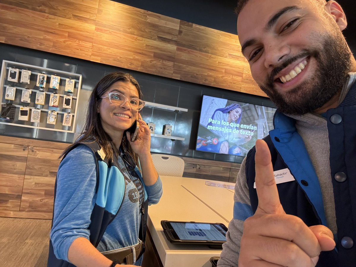 IsThatSoMike's tweet image. Tuesday twinning with vests in Waterford! @sal_belliard @One_FLA #SCFW24 #LifeAtATT #ItsAFloridaThing