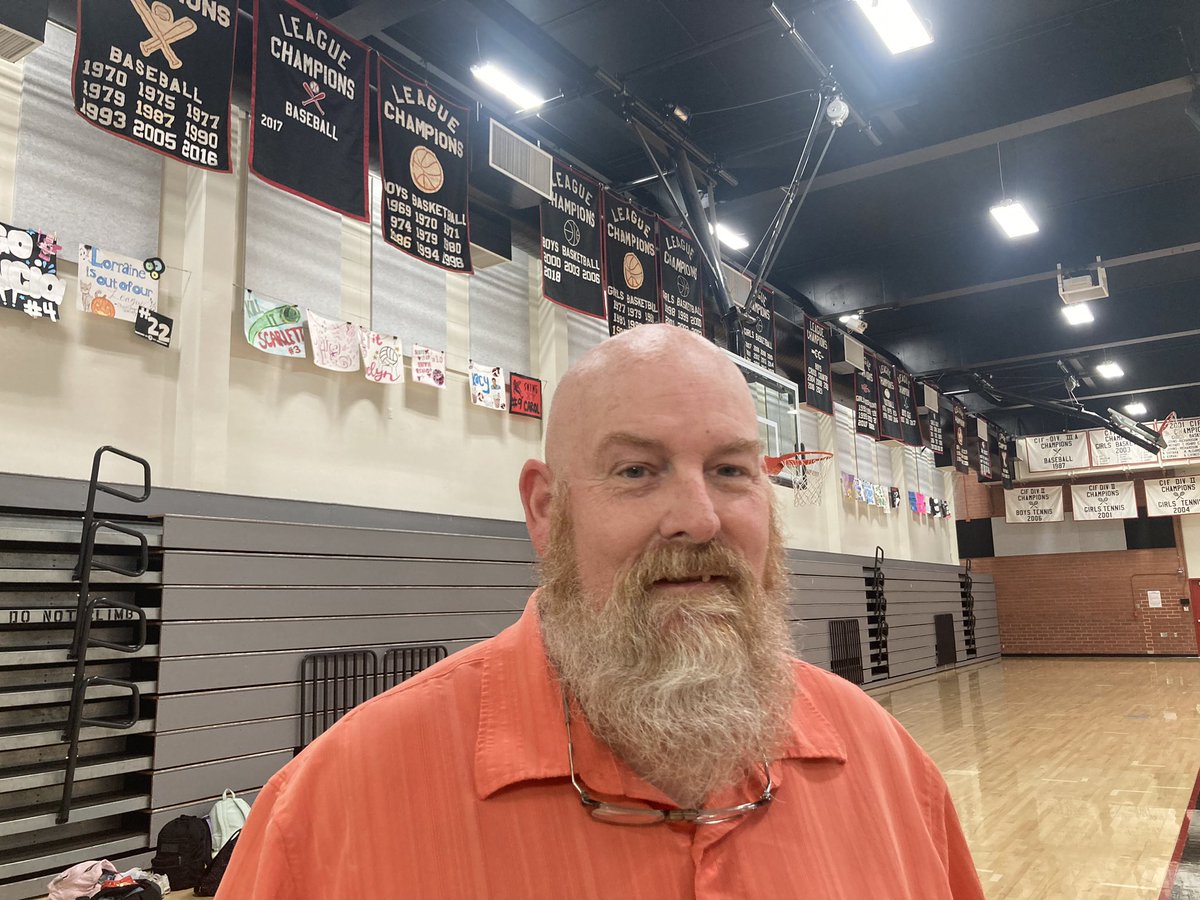 ocvarsityguy's tweet photo. Girls basketball: Big news out of Troy, veteran coach and all-around great guy Roger Anderson to retire after this season, will retire from teaching at end of school year

He had very big shoes to fill and did an excellence job @fjuhsd @Troyhsathletics @troyhs_gbball https://t.co/2taEaYINz9