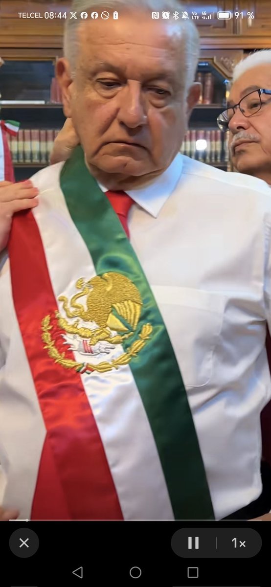 Muchas gracias viejón #LopezObrador te golpearon muchas veces,nunca t vencieron te tumbaron en muchas ocasiones y siempre te levantaste, eres orgullo del pueblo mexicano.
Ya a descansar esas piernas incansables.