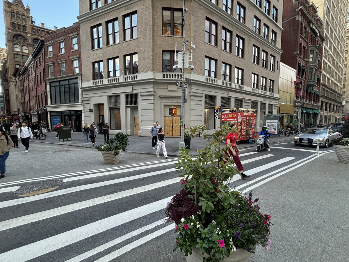 Spent a couple hours today on the newly redesigned slow street stretch of Broadway above Union Square, and dammmmn, this is a home run for <a href="/NYC_DOT/">NYC DOT</a> and <a href="/UnionSquareNY/">Union Square, NYC</a>. It’s spectacular, and allocates the street space exactly right. 1/