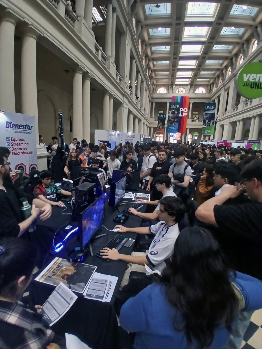 EsportsUnlp's tweet photo. 💚 Una mas y van.... 

Pasó una nueva #EXPOUNLP y, como año tras año, nosotros dijimos presentes para mostrar y dar a conocer de que se trata el equipo de Esports de la Universidad Nacional de La Plata. Se vienen varias sorpresas para el final de este 2024, ¡A estar atentos! 😉 https://t.co/P4fu1ytEl8