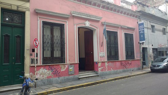 NOseACHICA's tweet photo. Américo Castilla (@fundacionTyPA), exfuncionario de Macri, se rasga las vestiduras x el Museo del Traje: https://t.co/M58R6I9n6a
Pero en 2016 afirmaba q sobraban museos, q “es muy caro mantener un museo”. Entonces le respondimos: https://t.co/BHVwuouNiL + https://t.co/8k3K1gwE8V https://t.co/TWyaZPhVUn