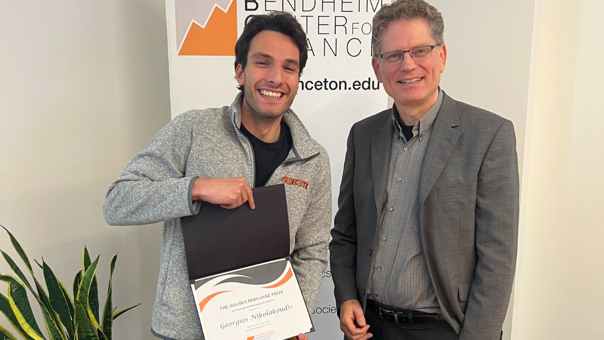 Congratulations to Georgios Nikolakoudis, recipient of the 2024 Ben Bernanke Prize in Financial and Monetary Economics. His prize-winning job market paper is titled “Hayek Meets Leontief: Incomplete Information in Production Networks."

Read more: bit.ly/3Y3sSf4