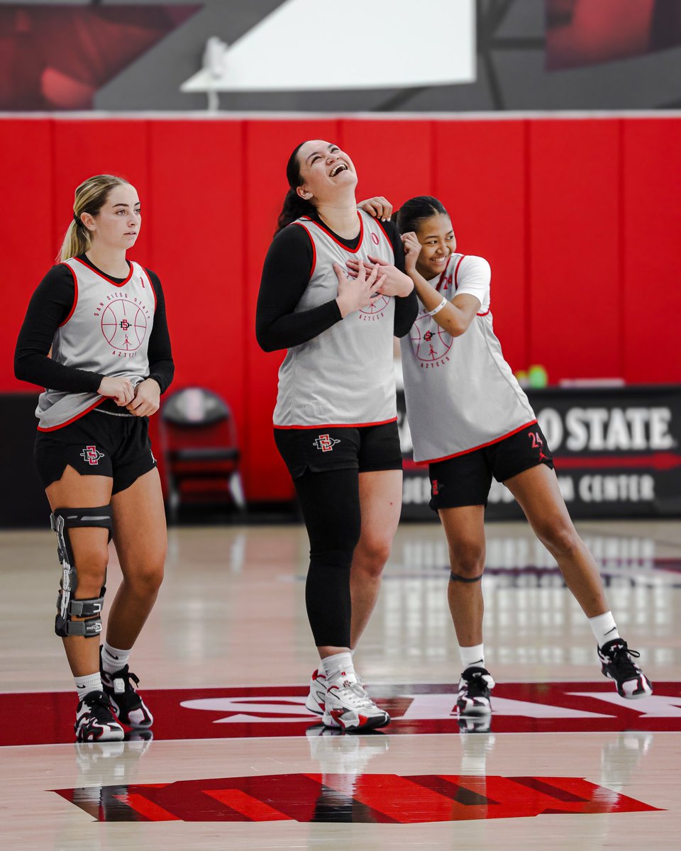 mesa_aztecs's tweet image. Hard at Work

#SDSU #MESA #HardAtWork #SDSUMBB #SDSUWBB #Practice