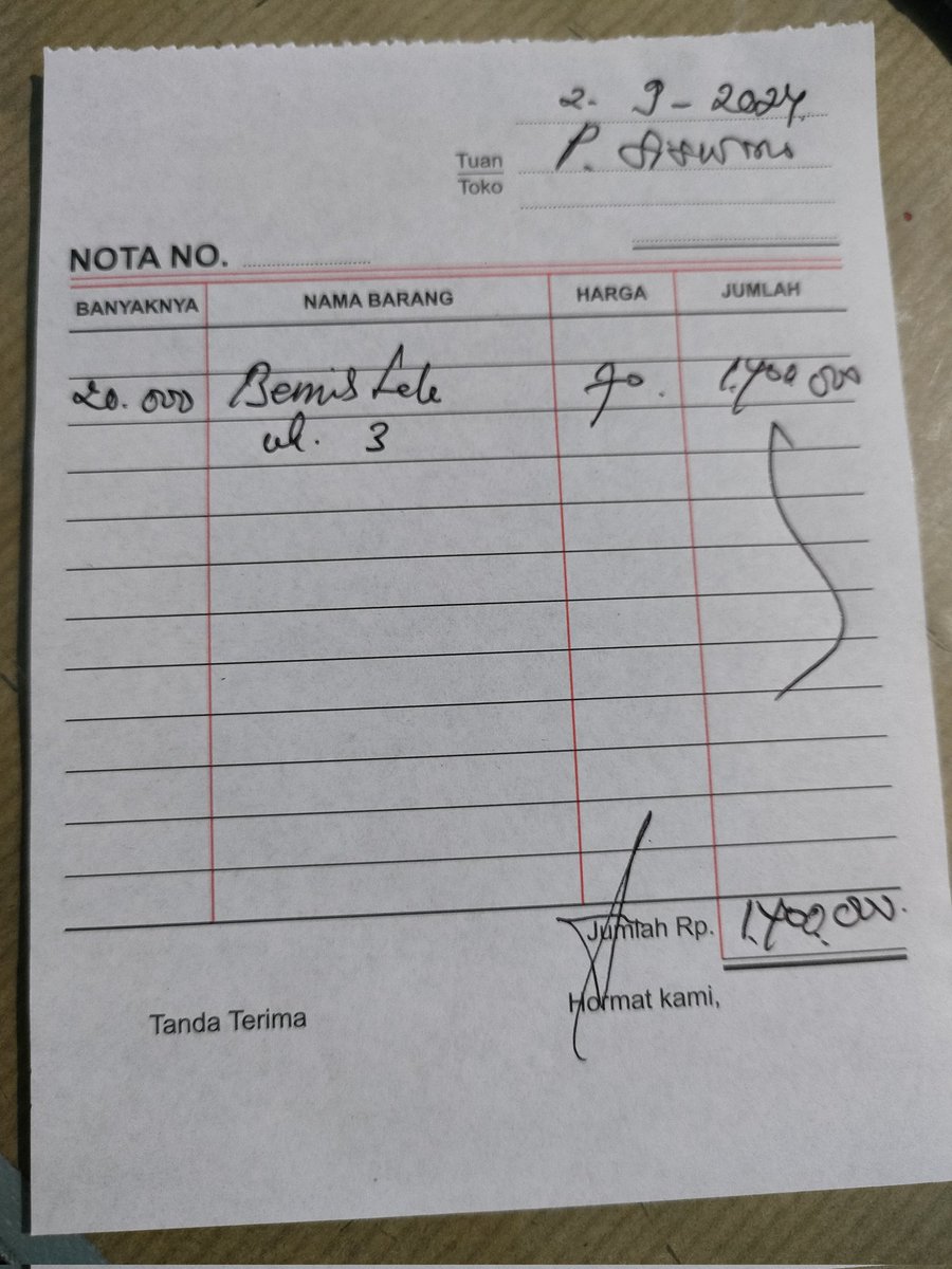 SusantoBambs's tweet photo. Senin, 02/9/24, Bambang Dwi S Luhkan Nganjuk laporkan panen benih ikan lele di P. Siswono (Pokdakan Karya Mandiri) Ds Sambiroto-Baron, kolam beton sederhana, jumlah 20rb ekor, hrg Rp.70/ekor 
#GiatLuhkanSatminkalBWI
#Nganjuk
#panen
@bppsdm_bp3bwi 
@pusluh_bppsdm 
@bppsdm_kp https://t.co/zxg7zEk9Sb
