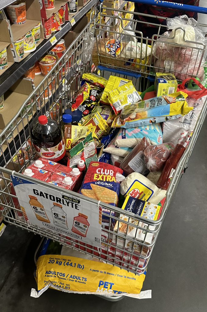andgallardo_'s tweet photo. cada mes que logro hacer un súper para mi familia, no se imaginan la paz que siento… pelan marcas y demás, lo que me importa es que haya lo necesario y no les falte nada 🤝🏼🙏🏼 les deseo nunca les falte nada a todo el que lea esto. https://t.co/R66kWEAcMs