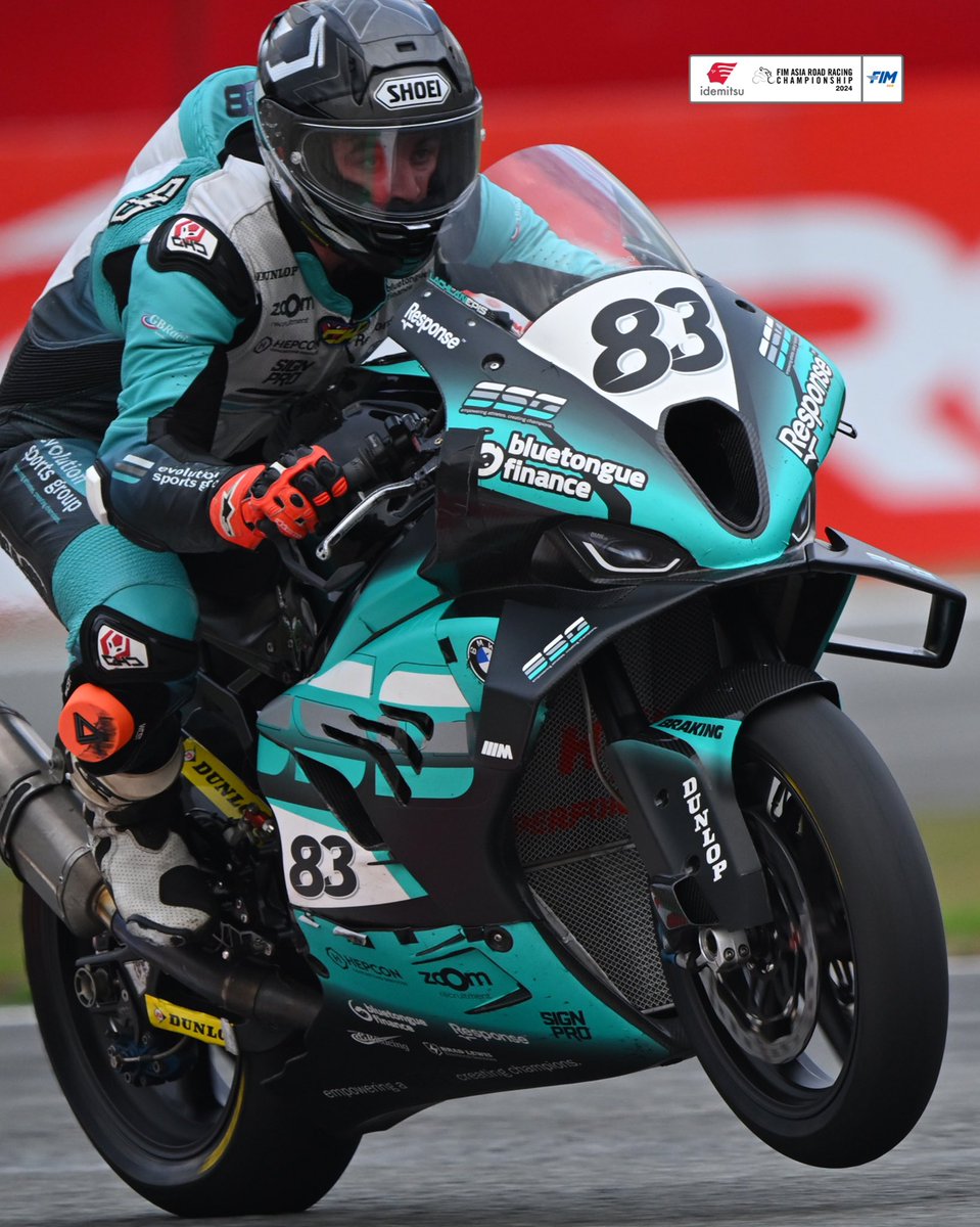 asiangp's tweet photo. Happy #wheeliewednesday @Lachlan_Epis_83 ✌🏻

#ARRC #AsiaPower #FIMAsia https://t.co/BwlT86Bn4K