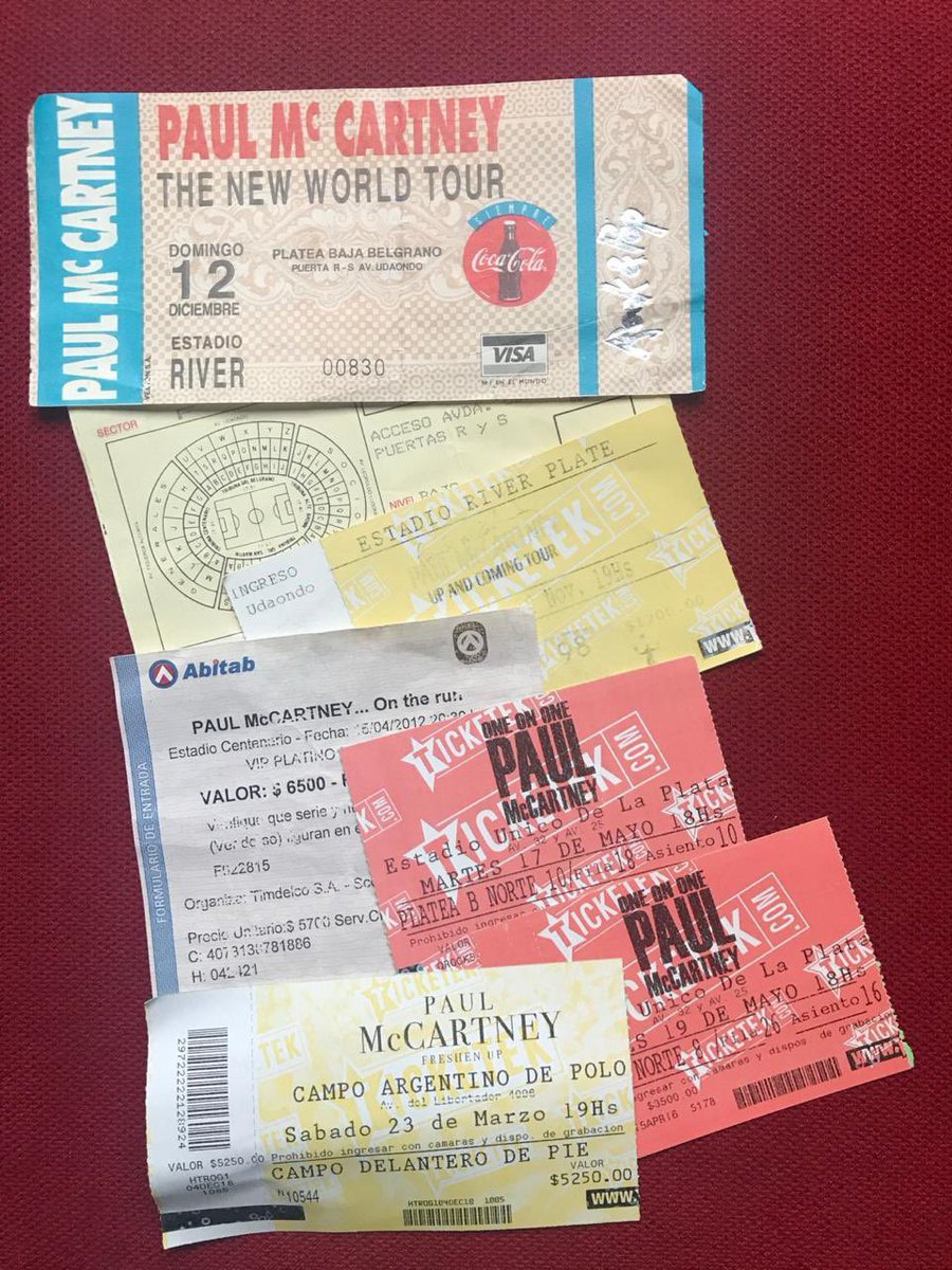 Alita_Gri's tweet photo. Miles! Gasté mi primer sueldo entero en la entrada para ver a Paul en River en 1993. Entré a hurtadillas a Abbey Road en 1997. Viajé a Londres, Liverpool y Hamburgo. Pero lo mejor fue poder verlo de cerca al llegar al Estadio Único de La Plata. #PaulEnARG @dfallaccess https://t.co/WVIwVi5zSN
