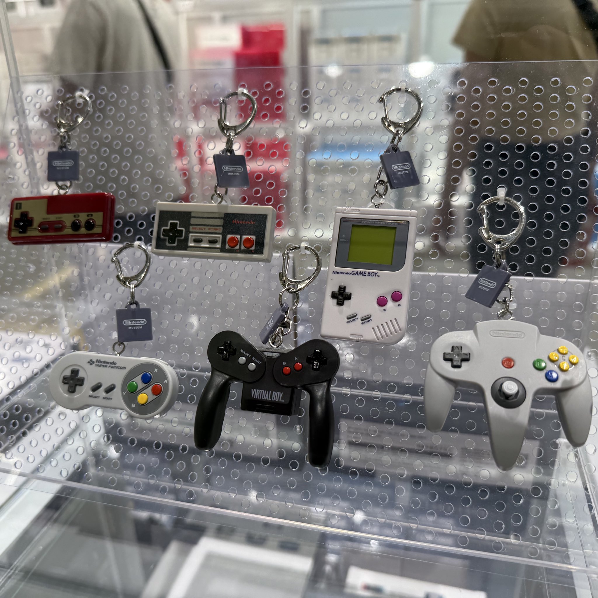 ニンテンドーミュージアムゲームハードキーホルダーbox