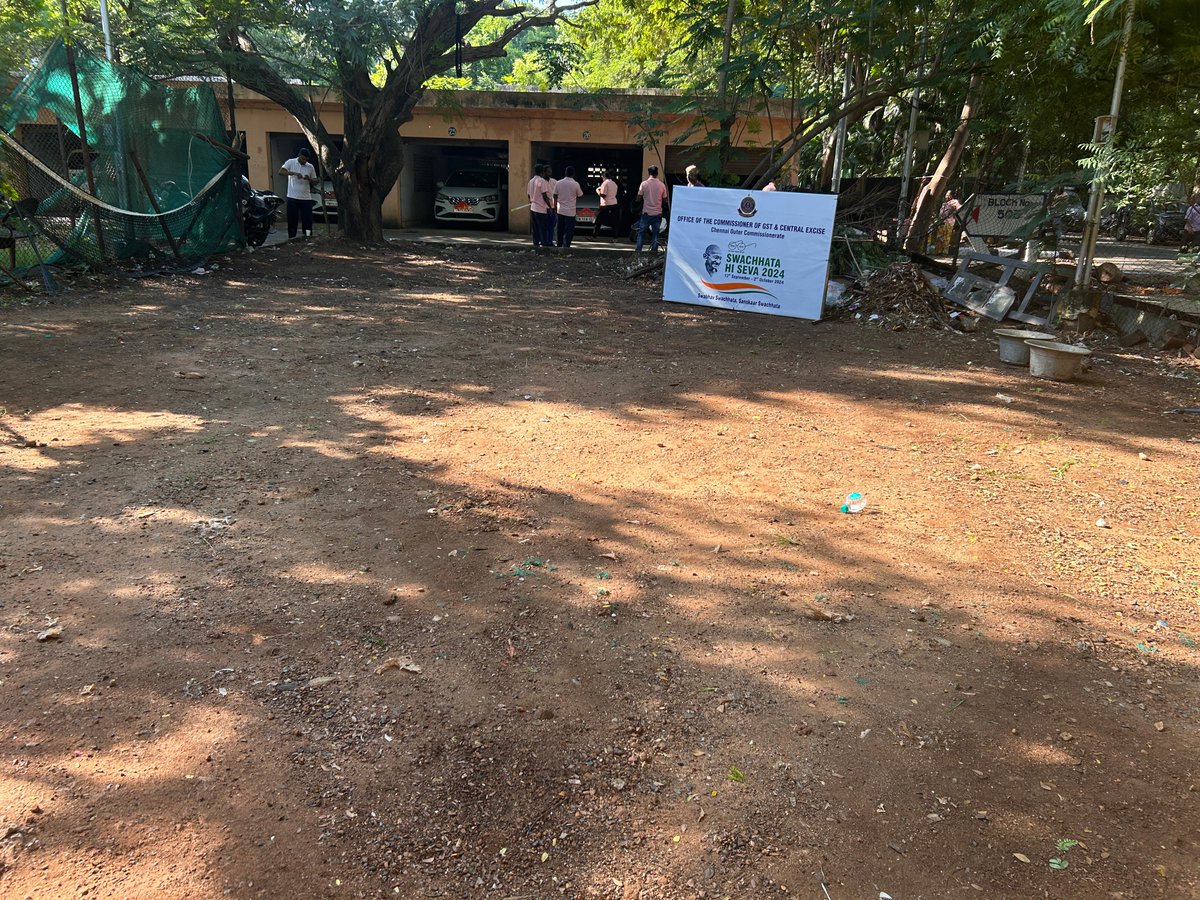gstchennaiouter's tweet photo. On the final day of #SHS2024 , Officers/Staff of Chennai Outer took part in cleaning of marsh grass and waste materials in an area of 2000 sq.ft at Central Revenue Quarters, Anna Nagar. #SHS2024 #SwachhataHiSeva2024 #SwabhavSwachhata #SanskaarSwachhata https://t.co/uPIxzf5APd