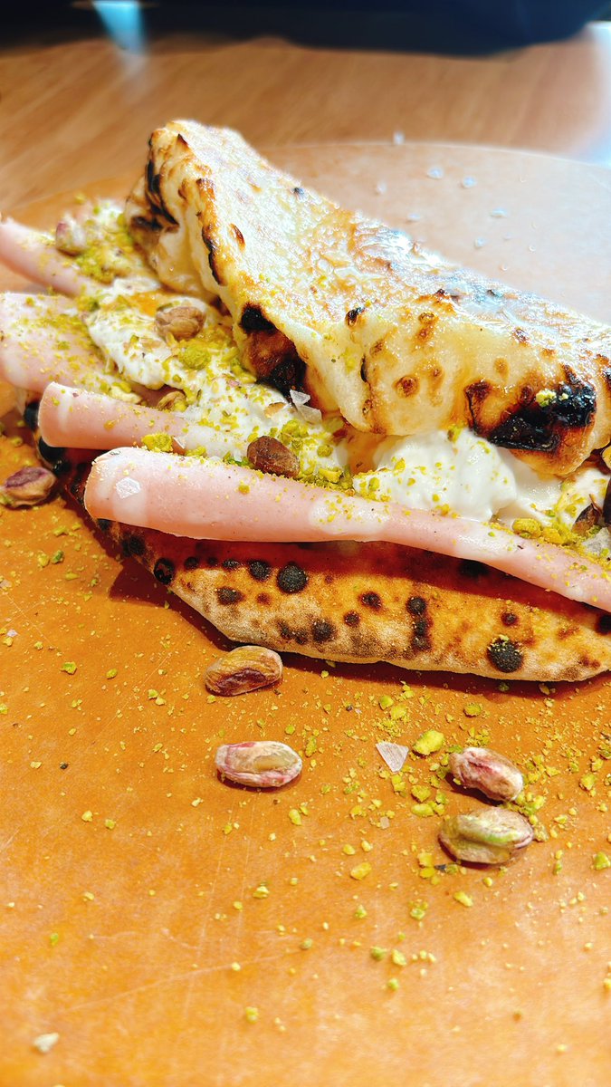 Tara Lee tweet media