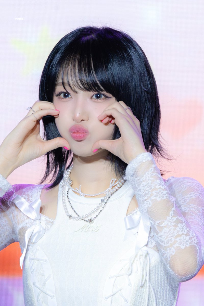 240930 💕💕
#최예나 #예나 #YENA #イェナ #네모네모