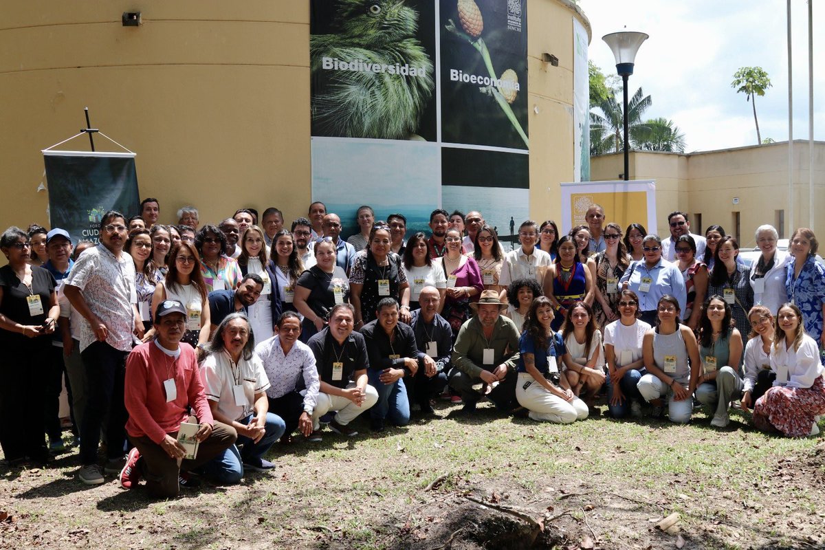 🇨🇴🇧🇷🇵🇪 🇪🇨 Juntos por una  Urbanización planificada en la Amazonía🌎🟢

🏡🌆En la búsqueda de un futuro sostenible, alcaldes, investigadores, académicos y científicos de la Panamazonia definen propuestas para afrontar la triple crisis planetaria🌎