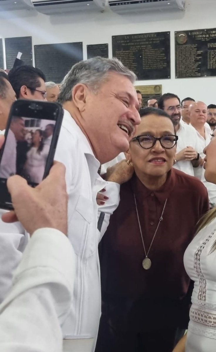 mariferfalcon's tweet photo. En el segundo piso de la 4ta Transformación... 

Te quiero pa https://t.co/LgkKe6Ta5F