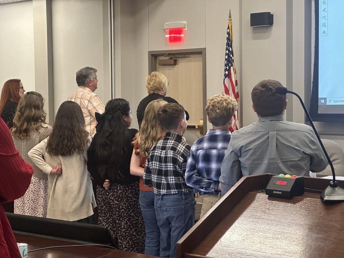 KittrellSchool's tweet photo. The Kittrell Rising Ladies Society and the League of Exceptional Gentlemen led the Pledge of Allegiance at the @rucoschools Board Meeting tonight. Our students did a fantastic job, and we are so proud of the leaders they are! 💙 https://t.co/UJTKqNzcja