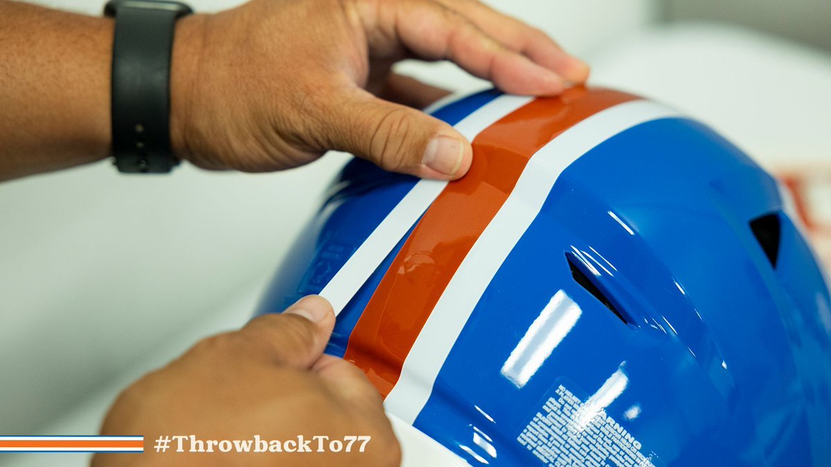 Broncos's tweet photo. 10/10. No notes. 👏

#ThrowbackTo77 📸 » https://t.co/Ovs7pifqGR https://t.co/Usf0AxVUHw