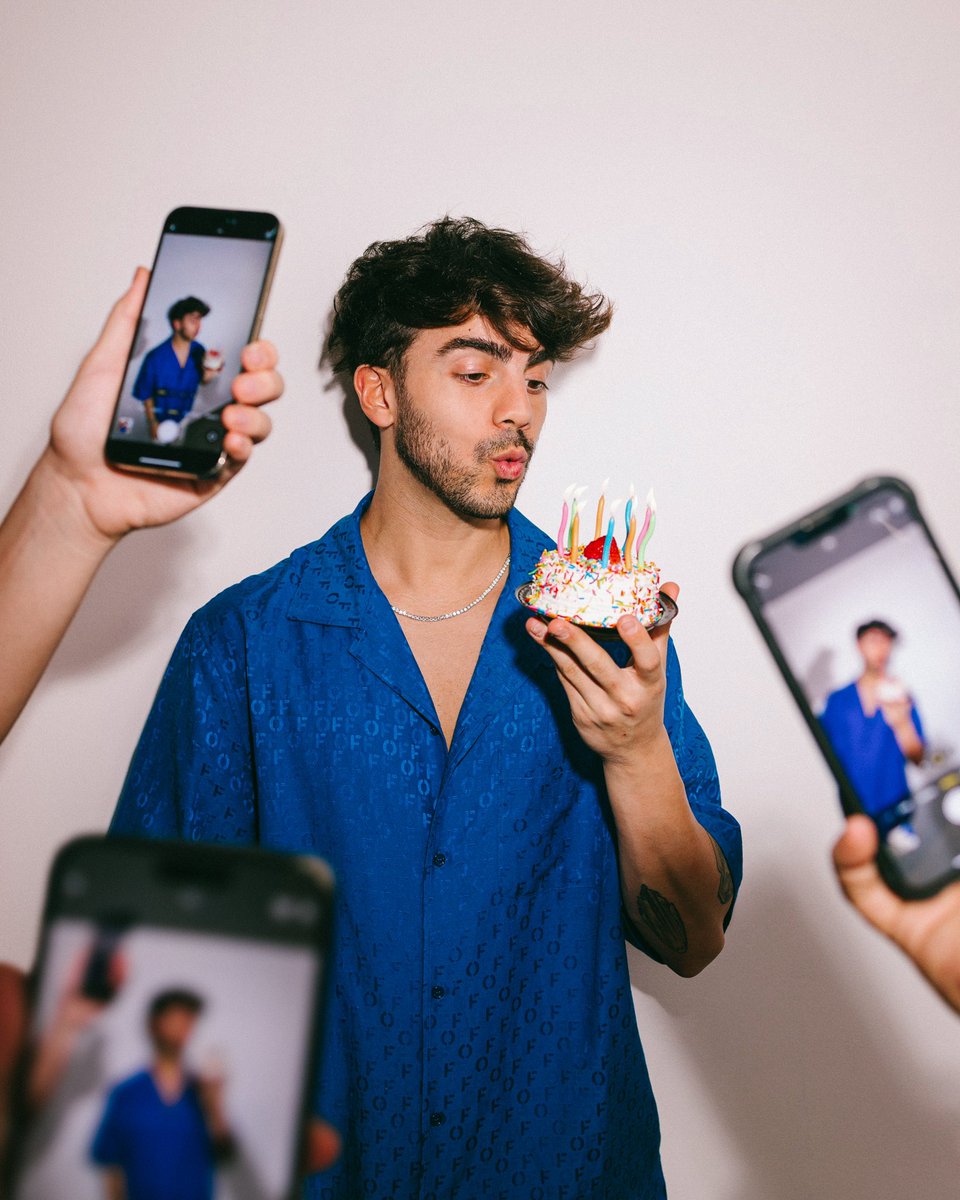 fedevigevani's tweet photo. feliz cumpleaños para mi 🎂🎈 https://t.co/nz72i5bIYy