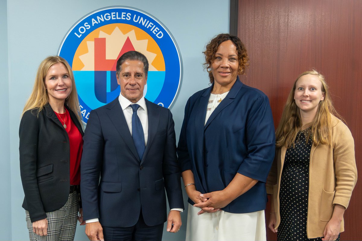 LAUSDSup's tweet image. Collaboration unlocks greater learning opportunities for our students. Thank you to our incredible partners at @LAsBEST for their support and dedication to expanding programs at @LASchools. Together, we’re making a lasting impact. #AfterschoolPrograms