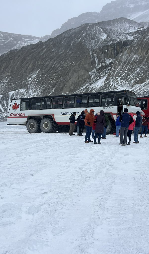 Kenny_Wallace's tweet photo. We found a place where it is 10 degrees and a windchill temp of well below 0.
#ColumbiaIceFields https://t.co/UB72H573Pr