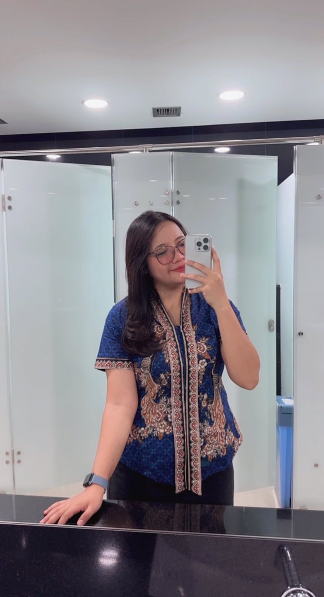floraLtria's tweet photo. Bu gulu 🤣 https://t.co/UZqlFbUnMz